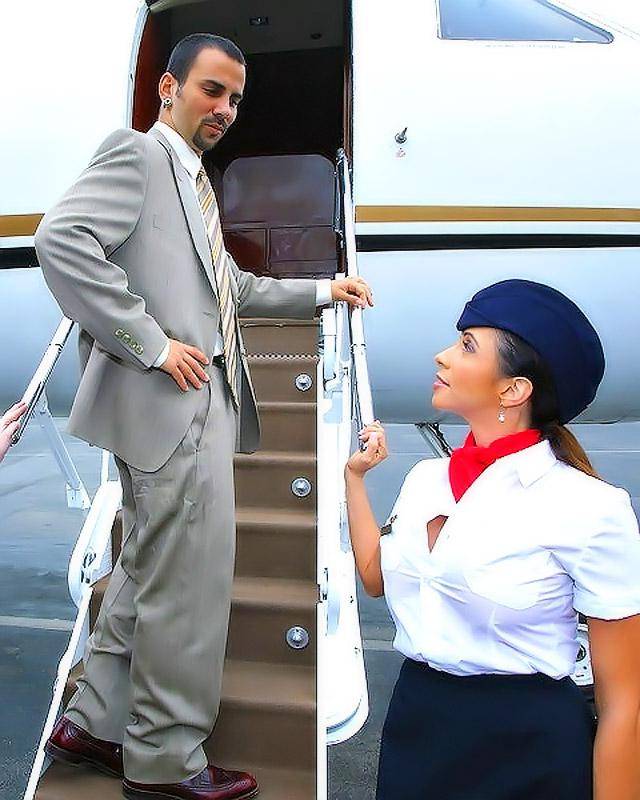 Секс в самолете с двумя стюардессами 1 фотография