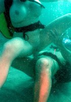 Аквалангист выебал тетку под водой 23 фото