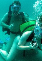 Аквалангист выебал тетку под водой 15 фото