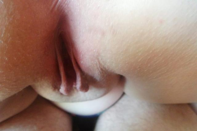Половые губы сексуальной партнерши 1 фотография
