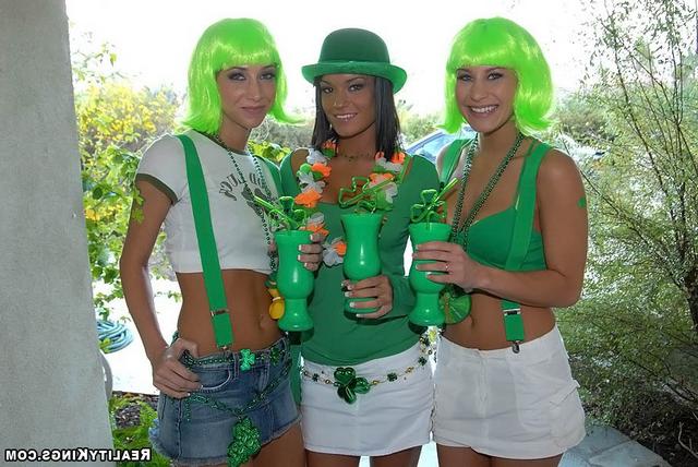 Зеленые ирландские лесбиянки 1 фотография