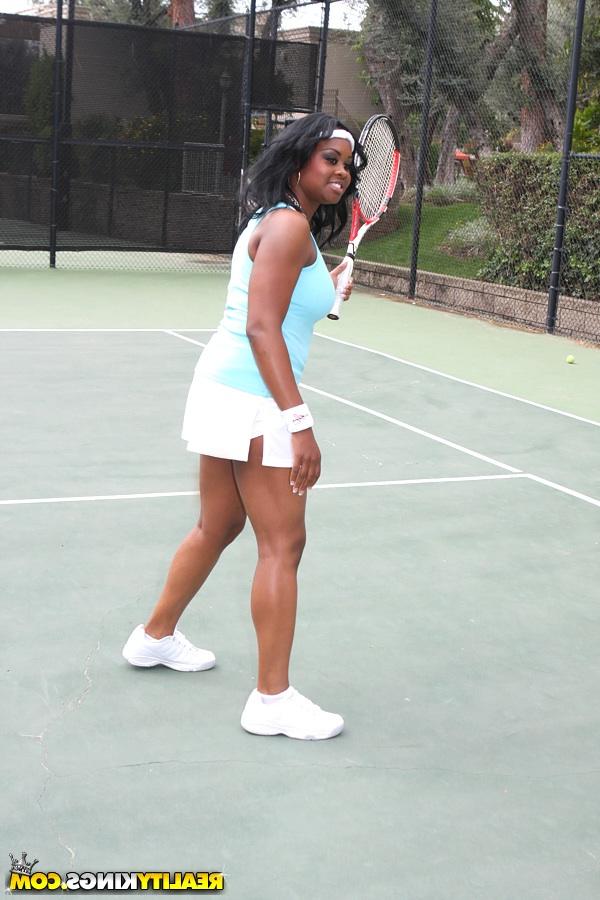 Чернокожая теннисистка 10 фотография