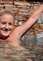 Секс в бассейне 27 фото