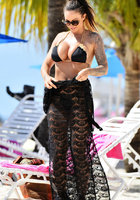Джоди Марш в бикини на пляже 5 фото