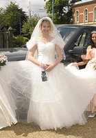 Три развратные невесты после свадьбы хвастаются прелестями 1 фото