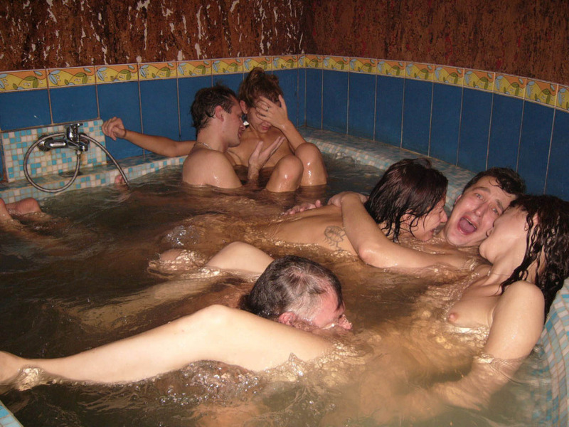 Выпившие проказники классно потрахались в бане 8 фотография