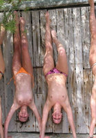 Ассорти голых девушек с разных уголков земли 17 фото
