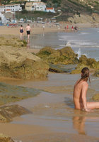 Молоденькая цыпочка отдыхает на море голенькая 1 фото