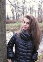 Голая Кристина гуляет в Питерском парке 16 фотография
