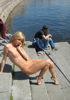 Марина на набережной гуляет голая 16 фотография