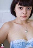 Молоденькая Пеа залезла в ванну 21 фото
