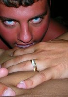 Азиатка сосет у мужа стараясь поглубже заглотнуть пенис 24 фотография