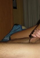 В отпуске сексуальная подруга совершает разные шалости 27 фото