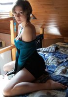Тридцатидвухлетняя Марина разделась на белом фоне 2 фотография