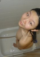 Молодая азиатка сосет член сожителя с утра 7 фото