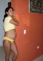 Беременная мексиканка шалит в свои тридцать семь лет 35 фото
