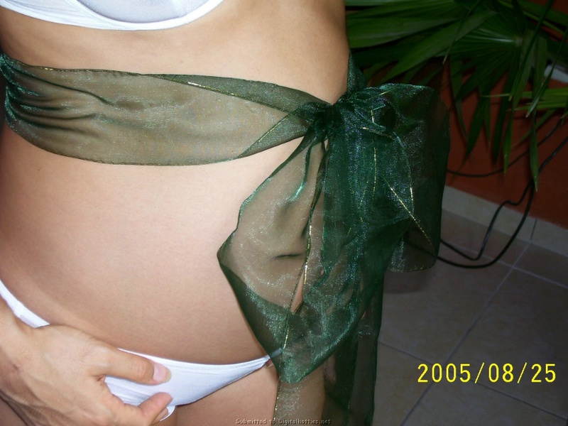 Беременная мексиканка шалит в свои тридцать семь лет 33 фотография