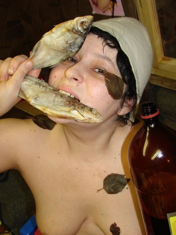 Пьяная бабка париться в бане полностью голая 17 фотография