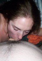 Девка ласкает небритую промежность перед сексом 11 фотография