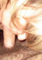 Гулящая Маринка целует писюн малознакомого типа 10 фото