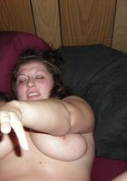 31 летняя толстушка сосет вставший член в спальне 18 фото