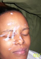 Негритянка сосет фаллос негра в надежде на сперму 16 фотография