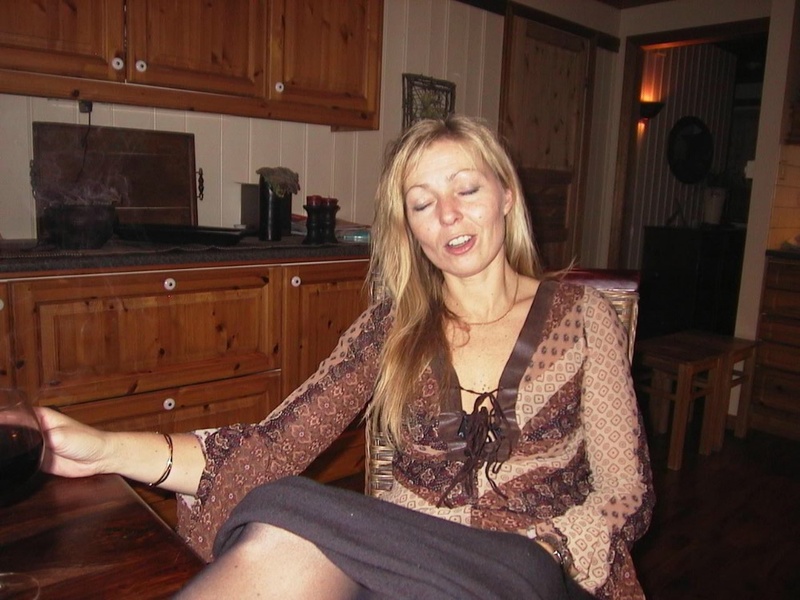 Пьяная женщина разделась перед потрахушками 5 фотография
