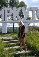 Давалка украшает Иркутск огромными дойками 8 фото