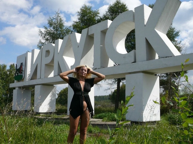 Давалка украшает Иркутск огромными дойками 3 фотография