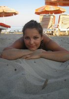 Обнаженная девка отдыхает после отдыха на пляже 3 фото