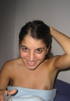 Обворожительная грузинка любит показывать свою мохнатку 10 фотография
