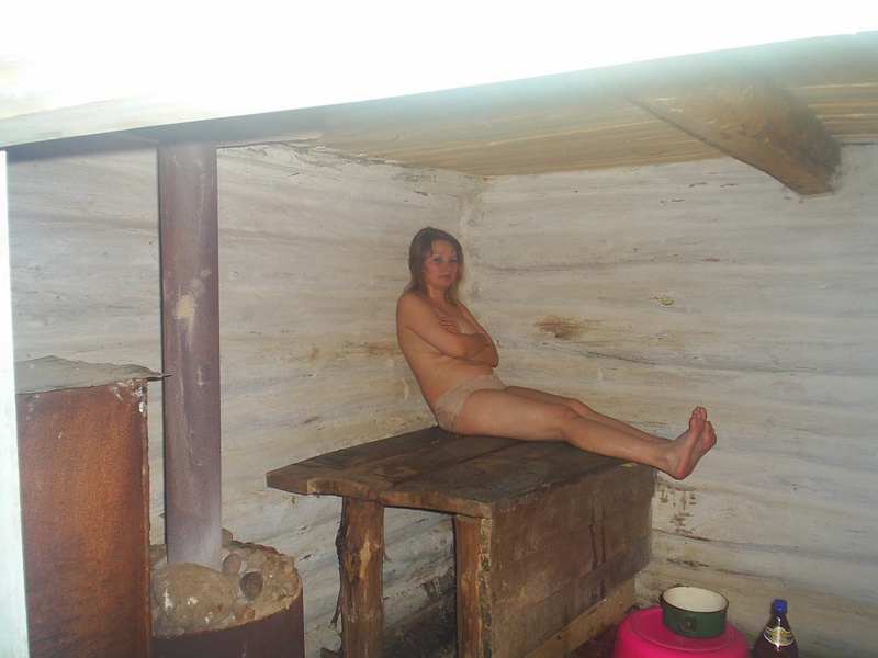 Деревенская девушка намылилась в бане 9 фотография