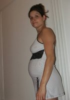 Беременная сучка не стыдить ходить по дому голой 14 фотография