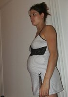 Беременная сучка не стыдить ходить по дому голой 28 фото