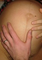 Беременная сучка ходит по дому голенькая 27 фотография