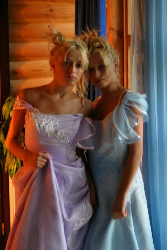 Блондинистые лесбиянки шалят на балконе 1 фотография