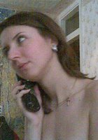 Голая сучка занимается сексом по телефону в квартире 4 фото