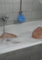 Голая Светлана стоит под душем 5 фото
