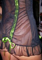 Марамойка хвастается обнаженными сиськами дома 26 фото