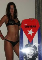 Развратная леди отдыхает на Кубе 1 фото