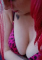 Красноволосая Лемон в своей комнате оголила татуированное тело 27 фотография