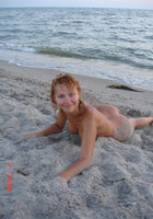Развратная особа побывала летом на море без одежды 1 фото