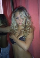 Сексуальная Аня танцует в ночном клубе 16 фото