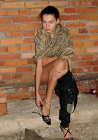 Кристина раздевается ночью на улице 14 фото