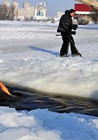 Марина гуляет на морозе только в сапогах 7 фотография