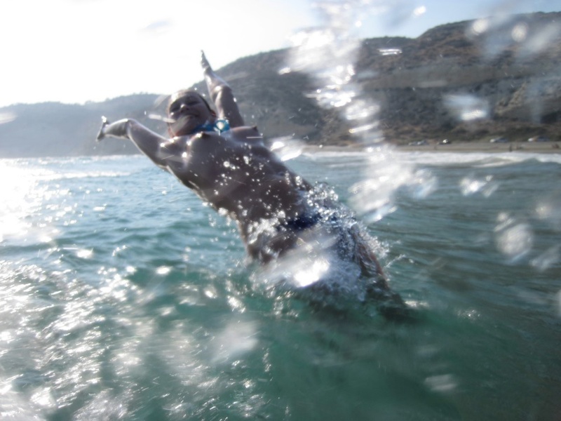 Бикса плавает голая под водой 8 фотография