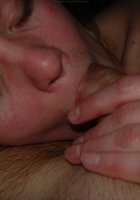 Парниша всунул пальцы в мокрую вагину 15 фото