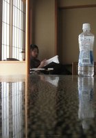 Японка в сауне хвастается волосатой писей 21 фото