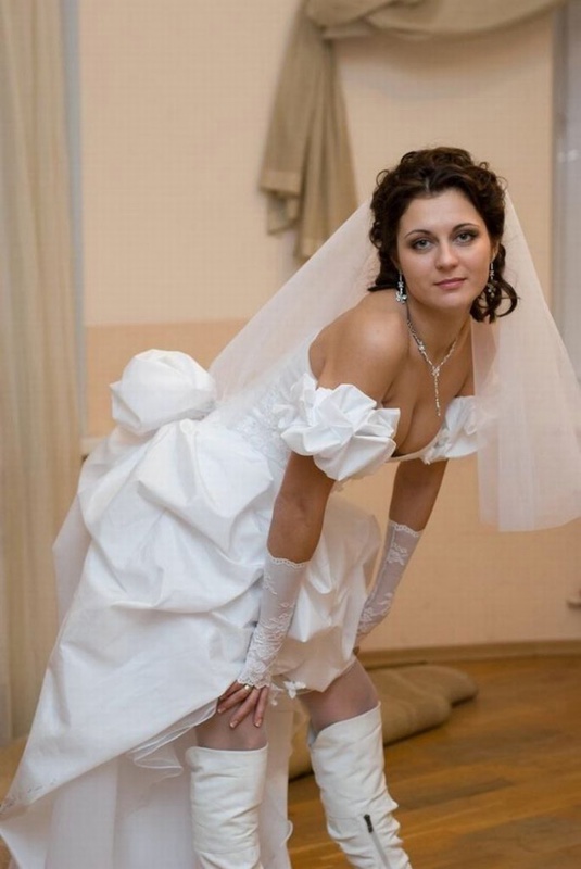 Голая невеста показывает себя в ванной турецкого отеля 11 фотография