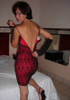 Сексуальная Лиза стянула с худого тела роскошное платье 8 фото